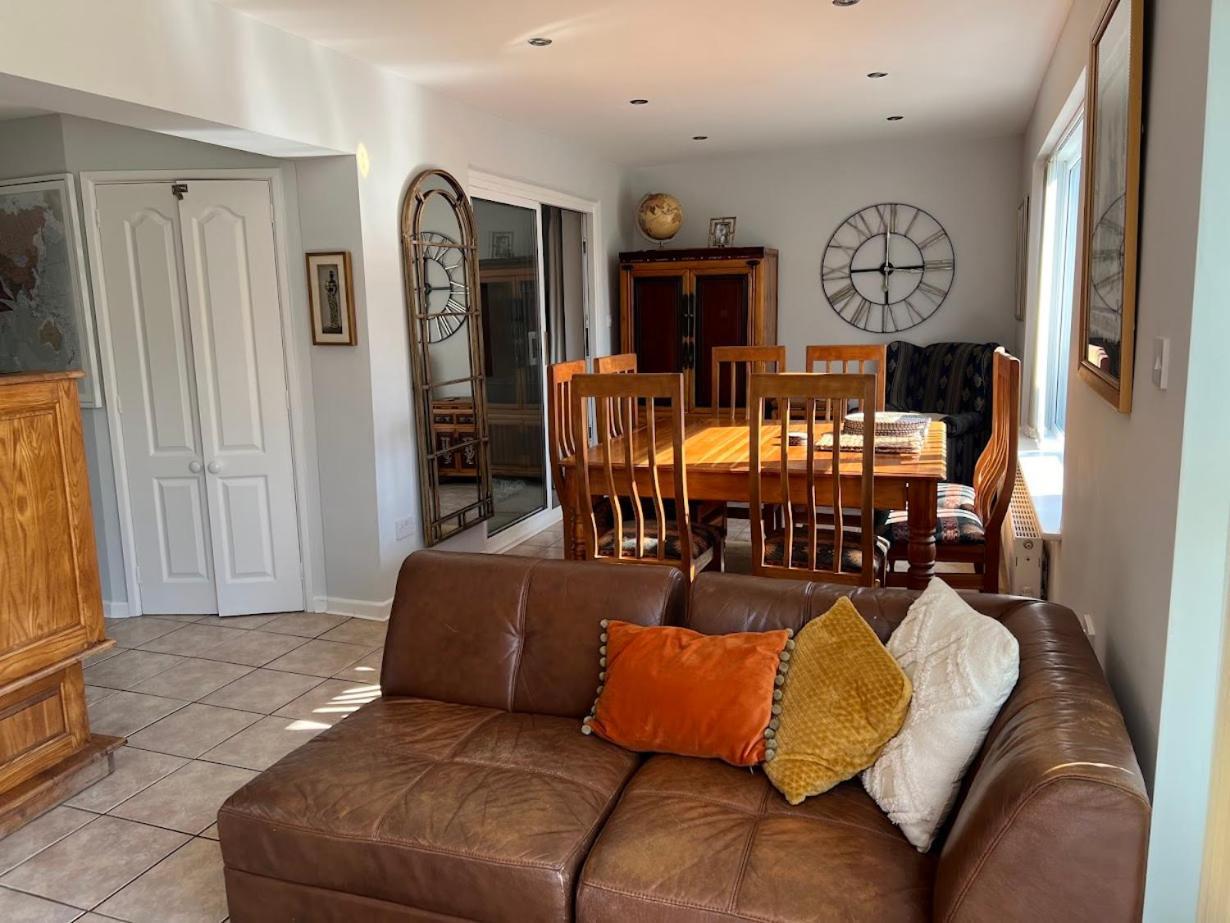 Сasa de vacaciones Prime Location - House With Secure Garden